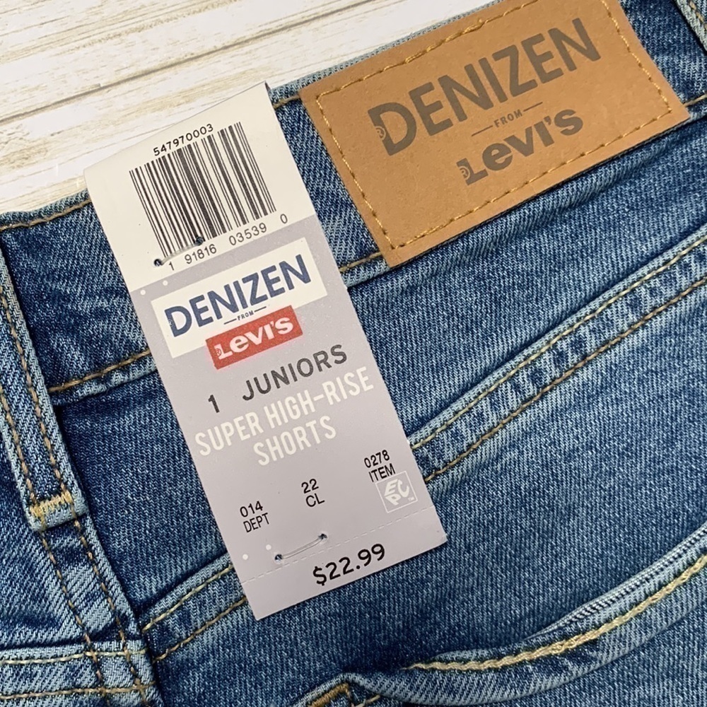 Levi’s Denizen Super High Rise Shorts - Picture 5 of 5